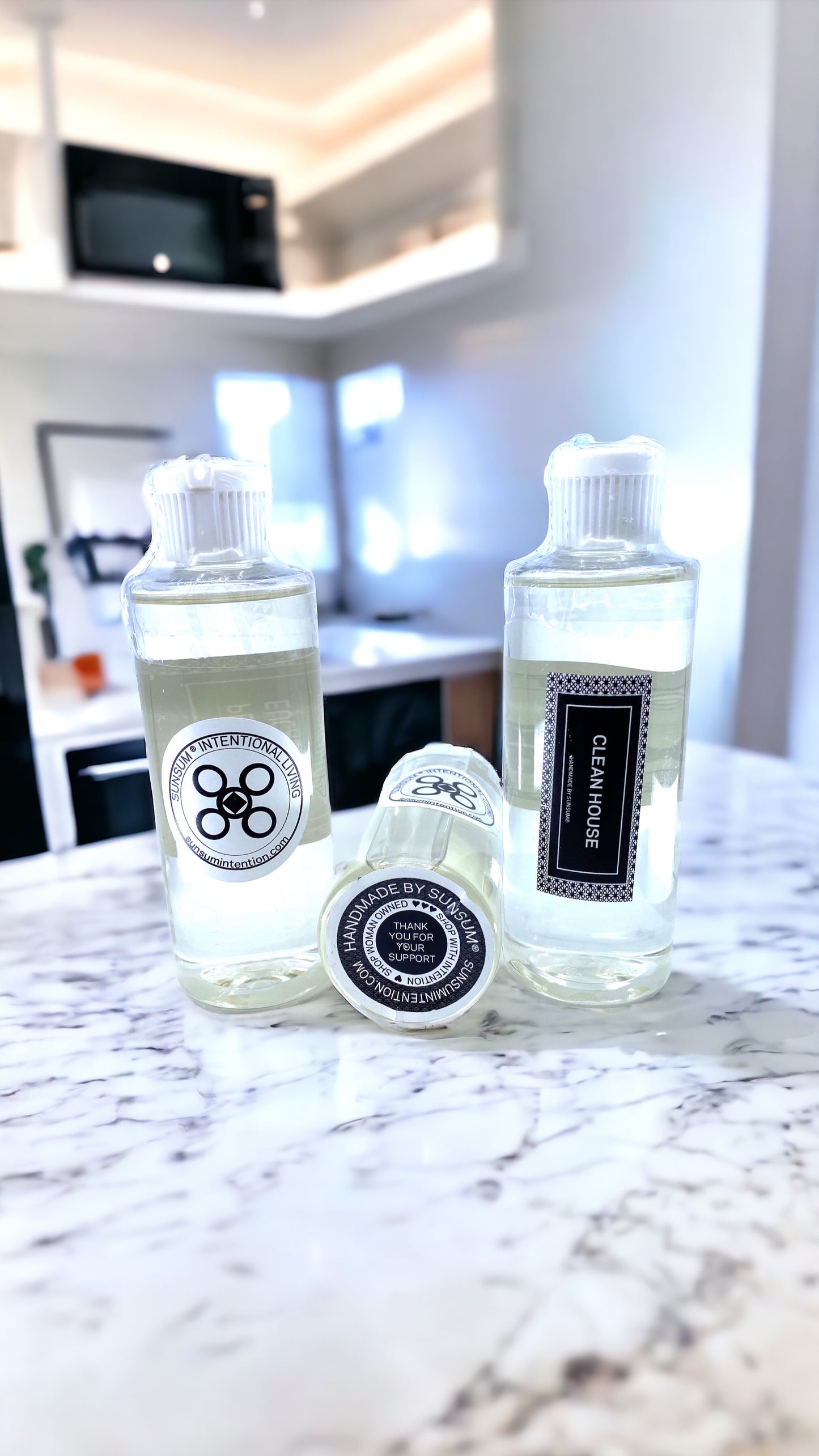 Clean House (Lemon, Chrysanthemum, Patchouli) Fragrance Oil