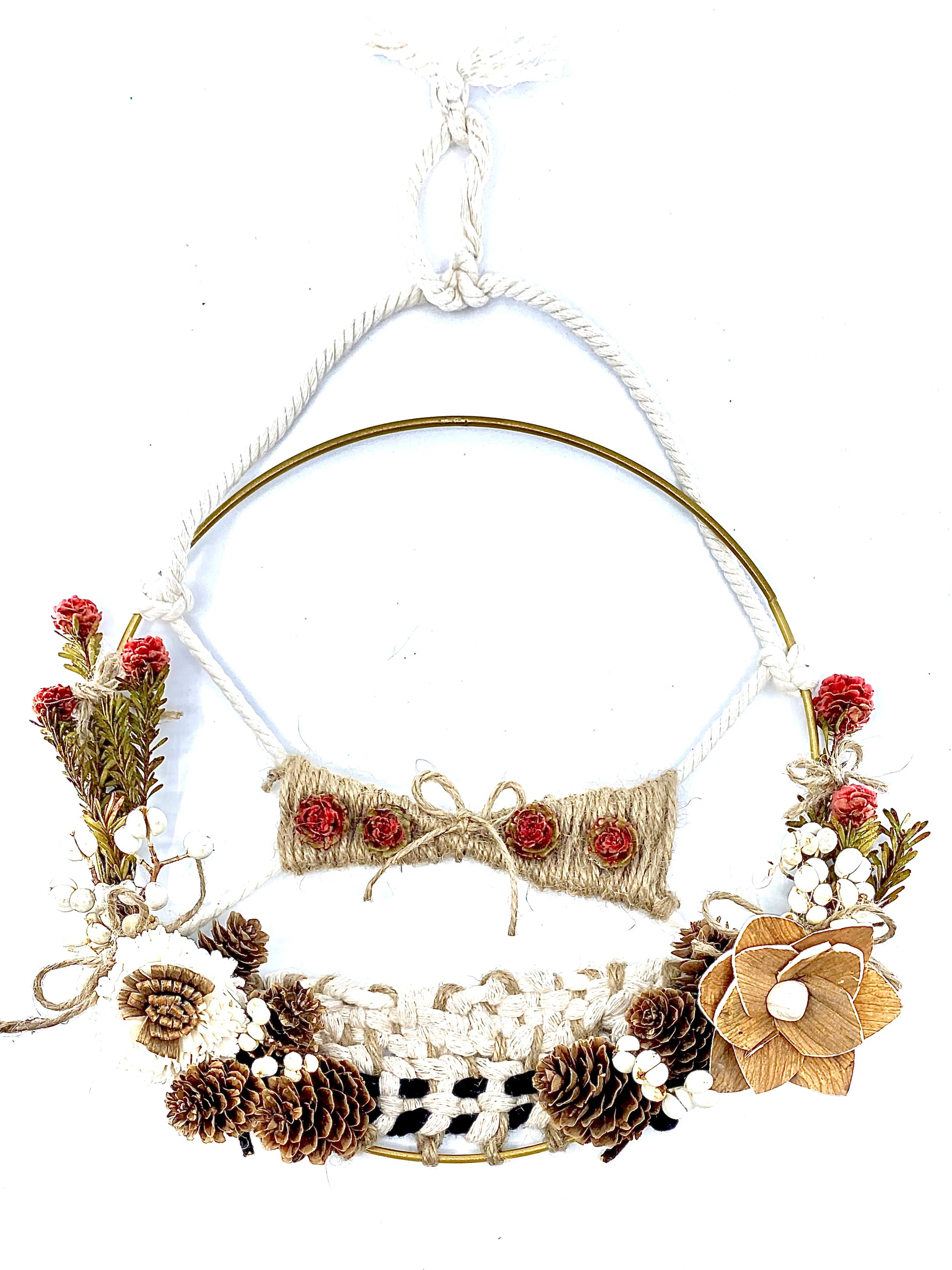 Mountain’s Edge, Macrame Wreath with Dried Flowers, Wall Decor, 10 “ Sunsum®