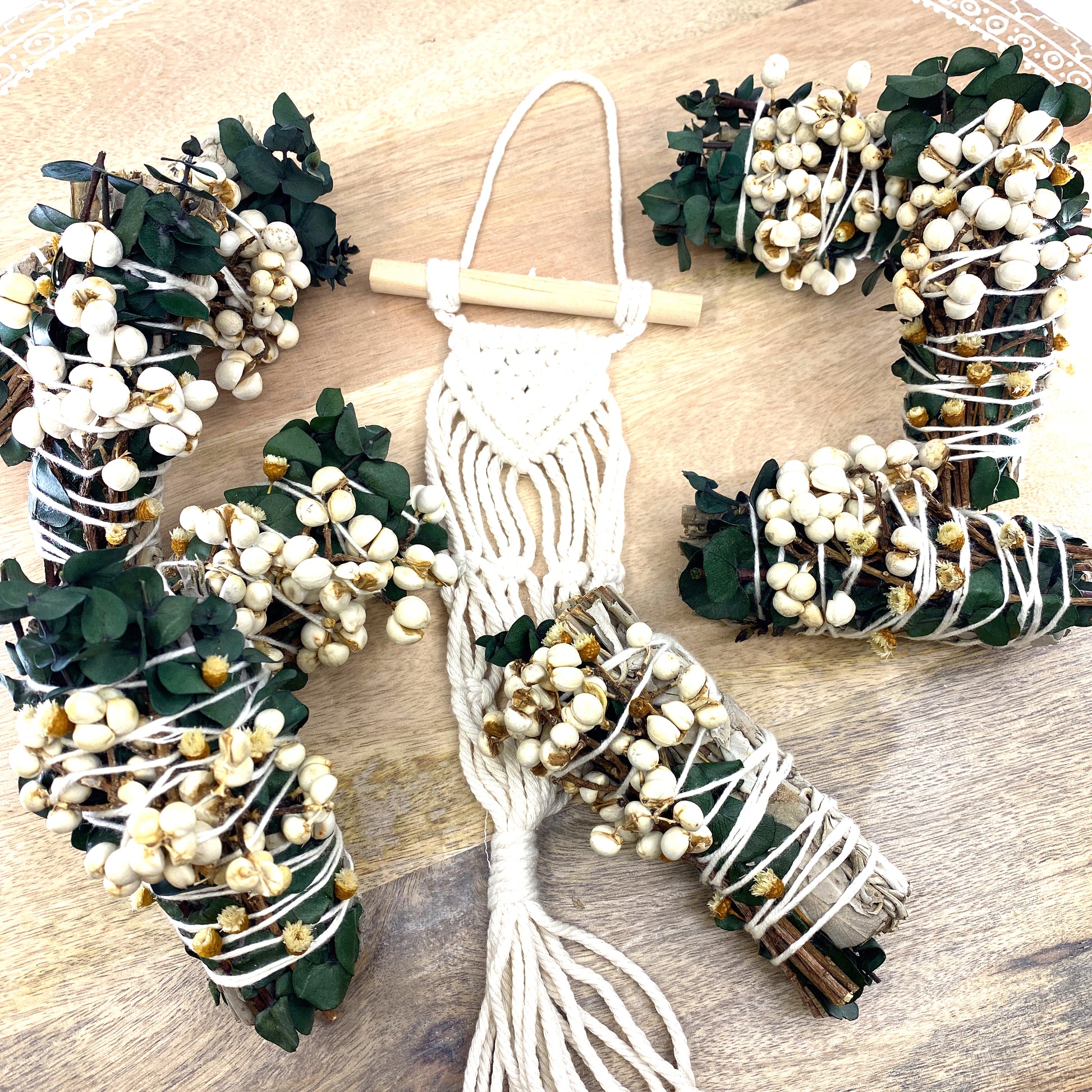 White Sage & Copal Smudge Stick with Eucalyptus, White Tallow Berries, 4" Sunsum®
