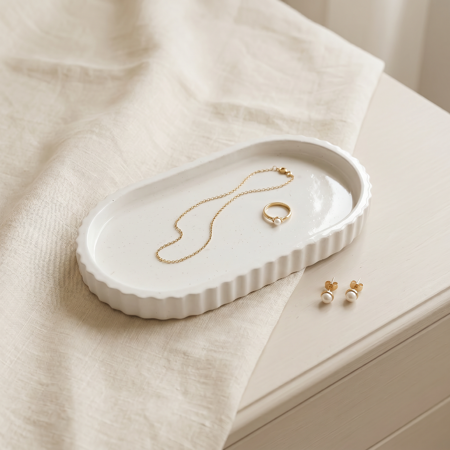 Scalloped Oblong Tray, Gypsum White 7"