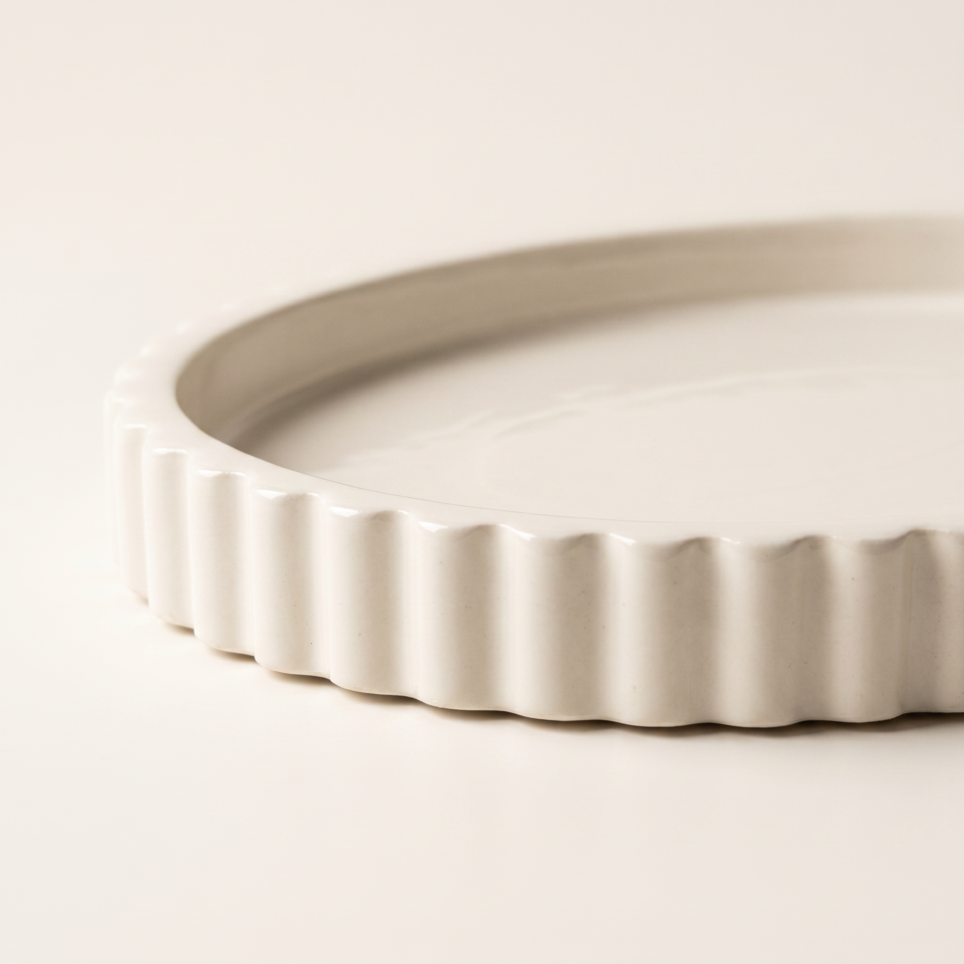 Scalloped Oval Tray | Decorative Trays | SUNSUM-X450 | macro gloss texture detail | Sunsum®
