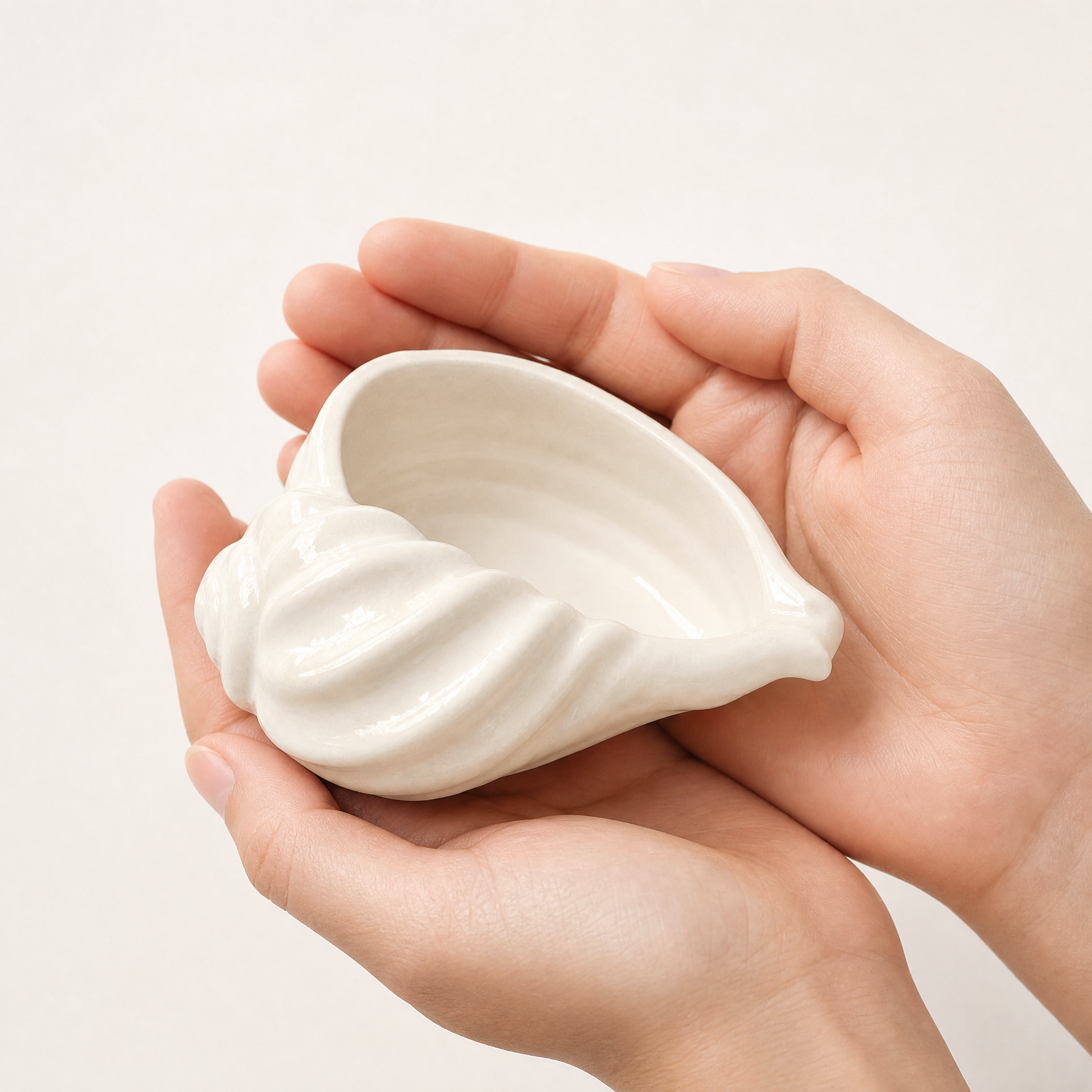 Nautilus Shell Bowl | Decorative Bowls | SUNSUM-X470 | hand holding for 6.5 inch scale | Sunsum®