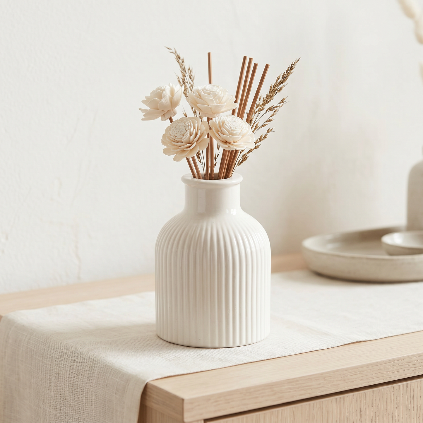 Ribbed Bottle Vase | Natural White & Brown Reed Bundle Alt | Sunsum®