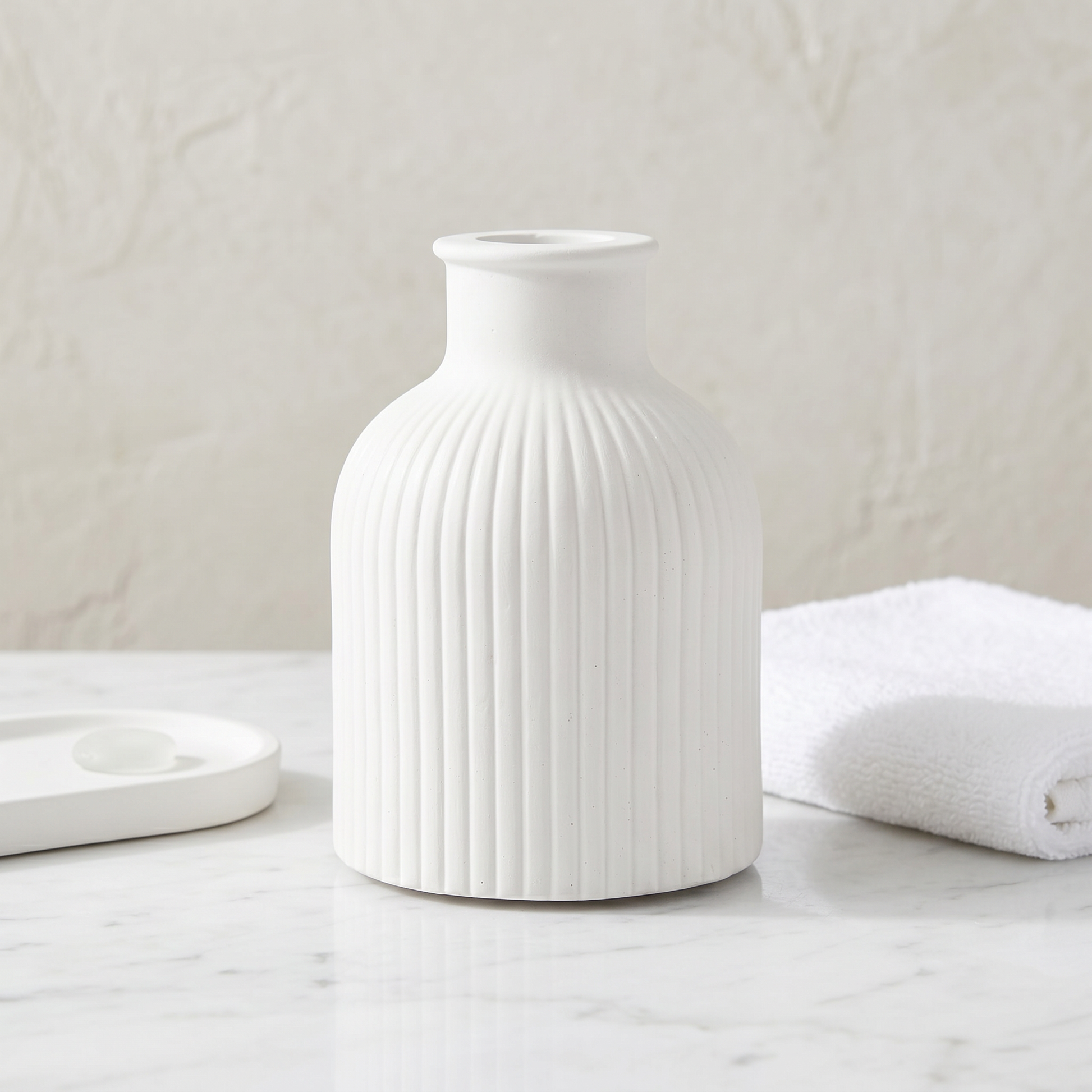 Ribbed Bottle Vase | Bathroom Counter with Reed Diffuser | Sunsum®