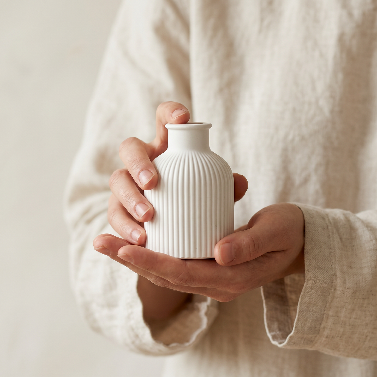 Ribbed Bottle Vase | Hand Scale Reference Alt 2 | Sunsum®