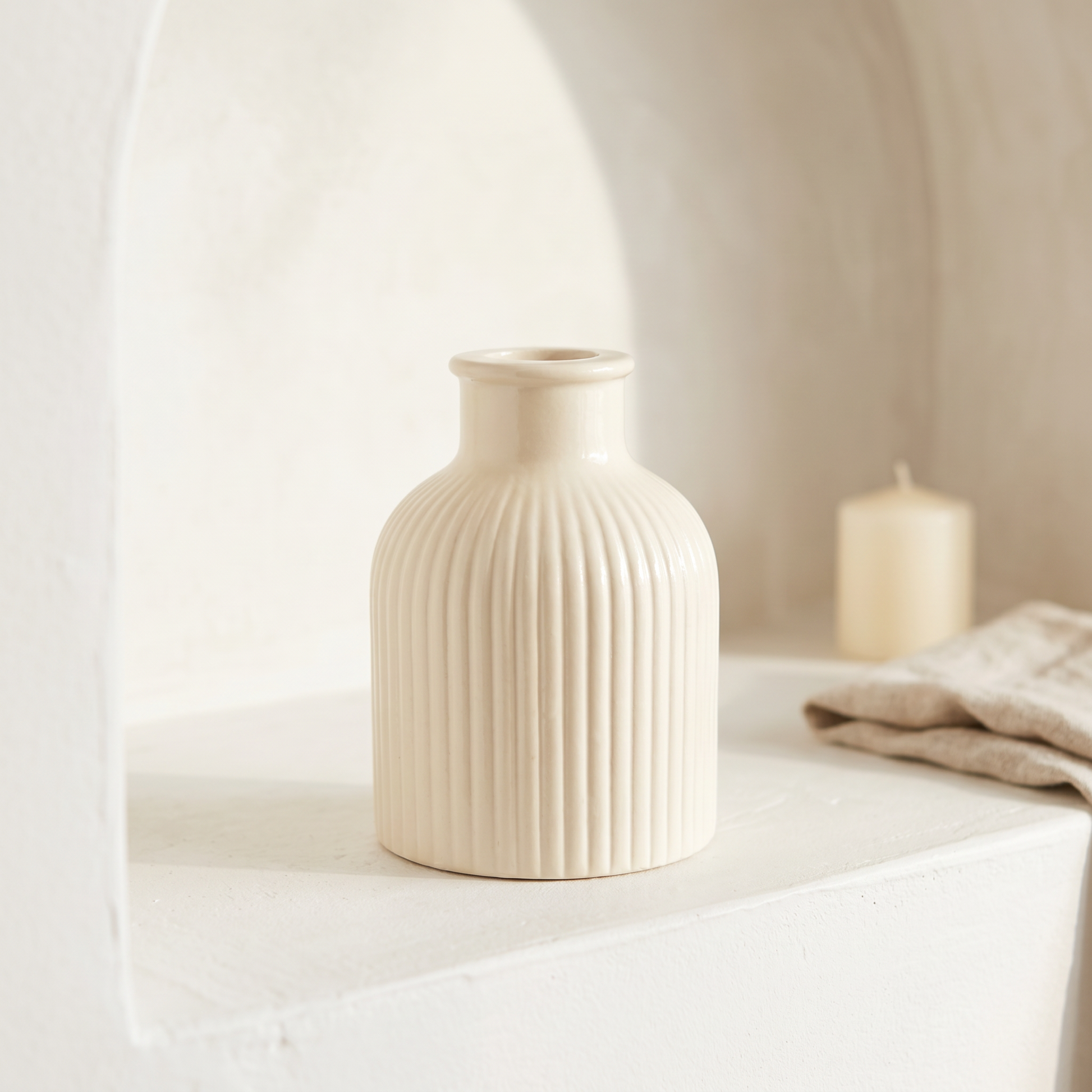 Ribbed Bottle Vase | Shelf Styling | Sunsum®