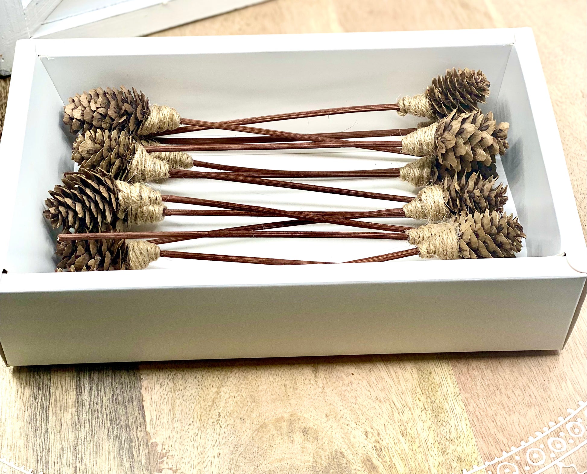Assorted Mini Sola Wood Flower, 9” Rattan Wood Reed Diffuser Replacement Sticks, 12 Pk - 12 Pcs Mixed (with Pinecones)