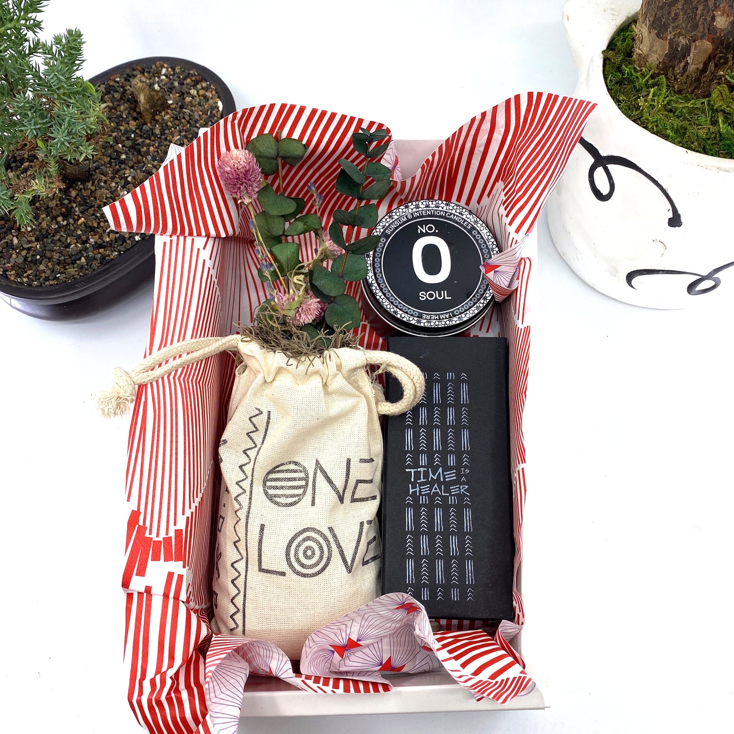 Words of Affirmation, One Love, Dried Flower Bouquet & Self-Care, Gift Set Sunsum®