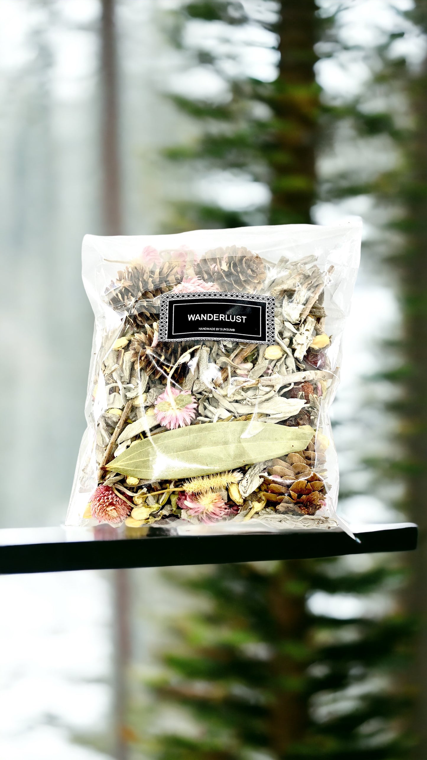 Wildflower & Sage Scented Potpourri 2oz | Dried Botanicals Detail | Sunsum®